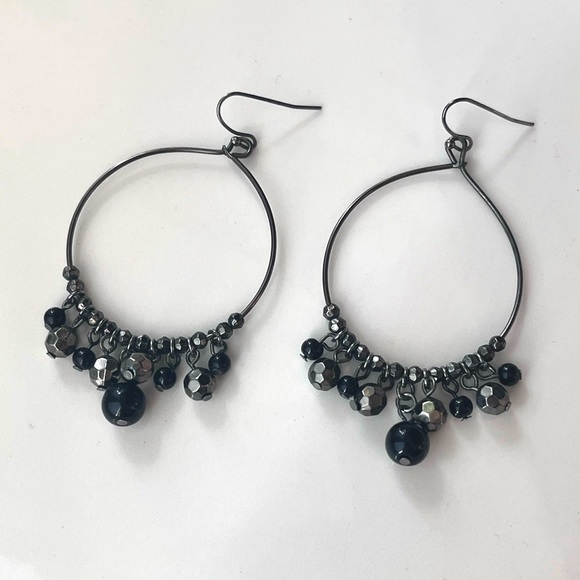 🌸3/$25 Simply Vera Wang Silver and Black Beaded Teardrop Hoop Dangle Earrings - Picture 4 of 11